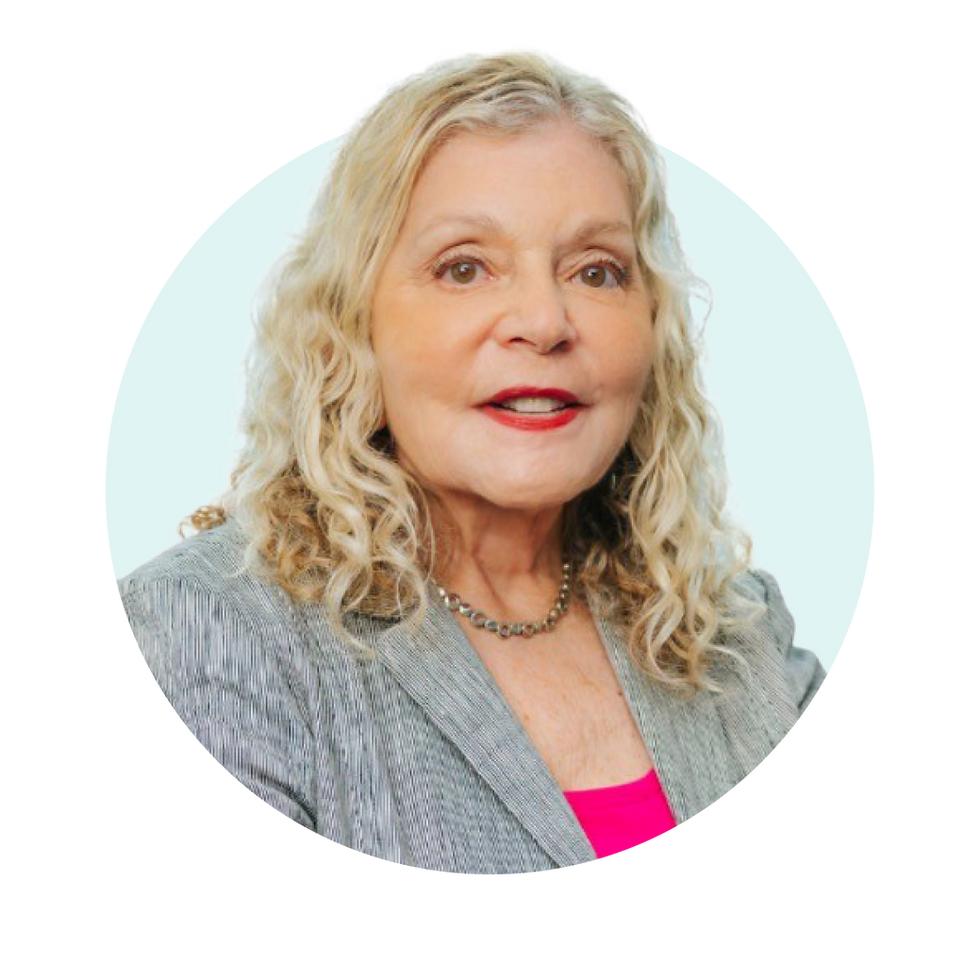 Robin Weinberger Headshot in Circle Graphic.png