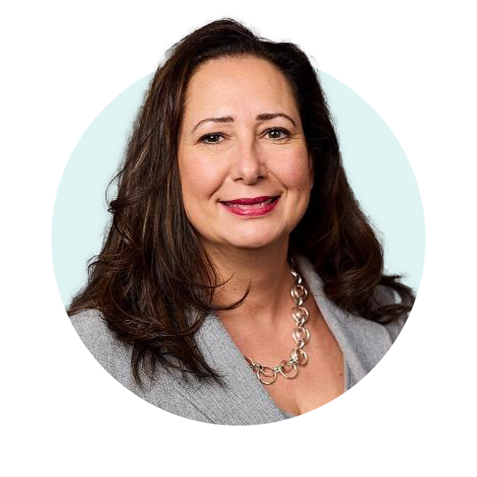 Lisa McGrath Headshot in Circle Graphic.png